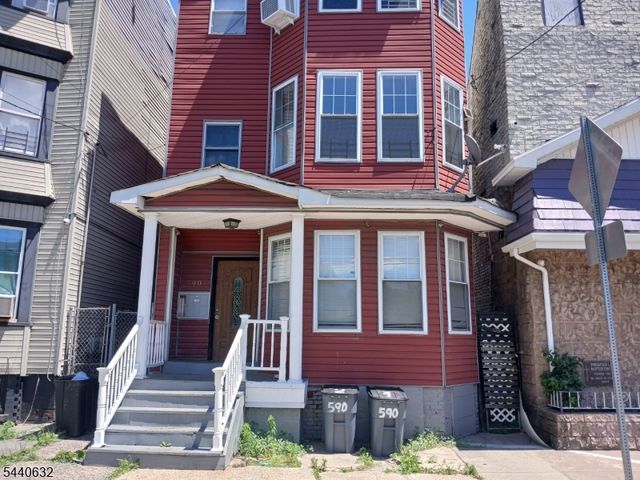 590 Hunterdon St, Newark City, NJ 07108