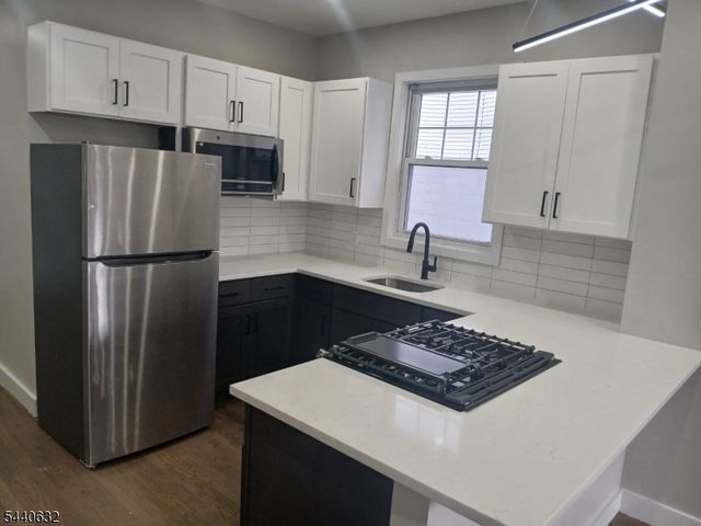 590 Hunterdon St, Newark City, NJ 07108