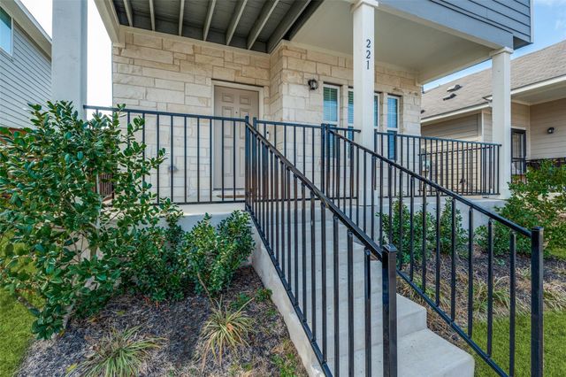 221 Duck Creek TRL, San Marcos, TX 78666