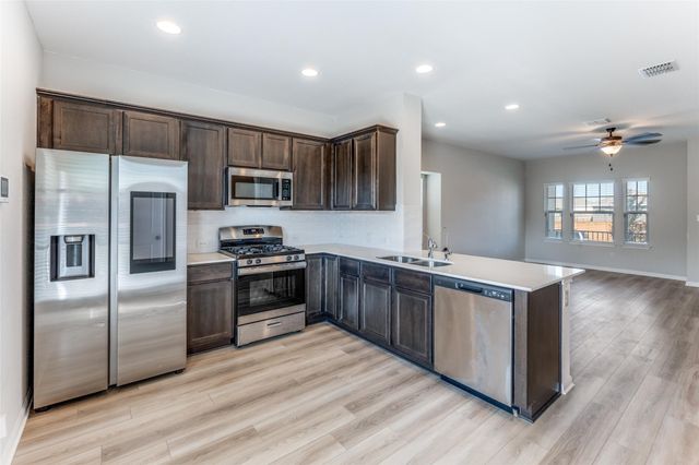 221 Duck Creek TRL, San Marcos, TX 78666