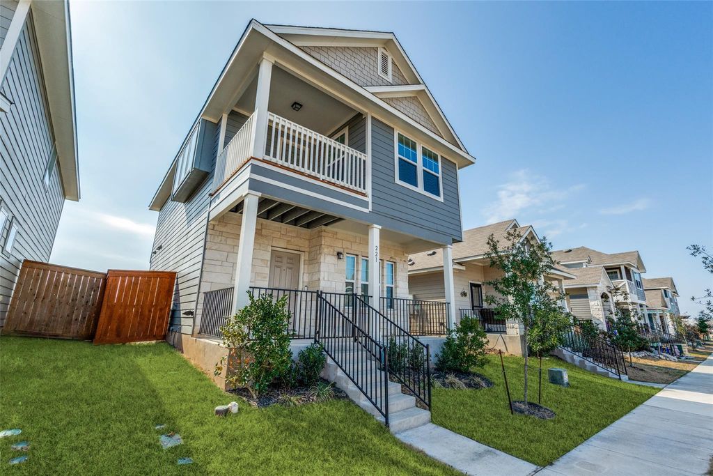 221 Duck Creek TRL, San Marcos, TX 78666