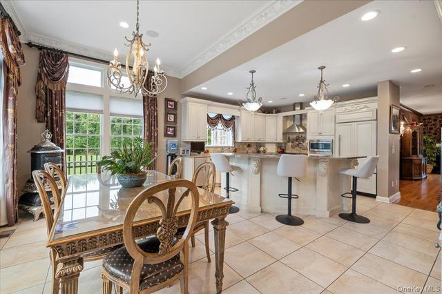 44 Legends Circle, Melville, NY 11747