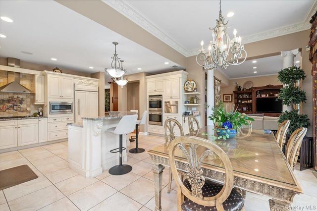 44 Legends Circle, Melville, NY 11747