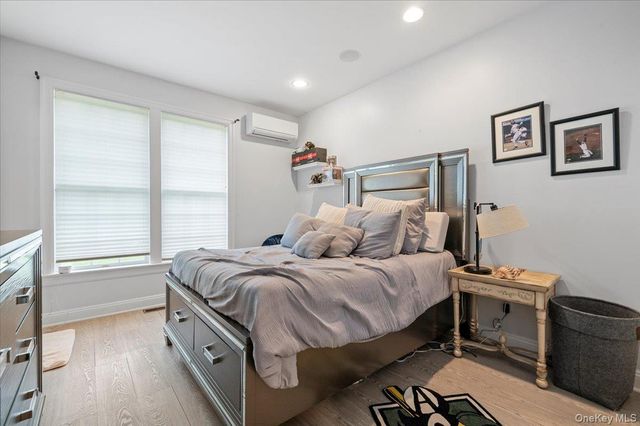 44 Legends Circle, Melville, NY 11747