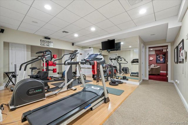 44 Legends Circle, Melville, NY 11747