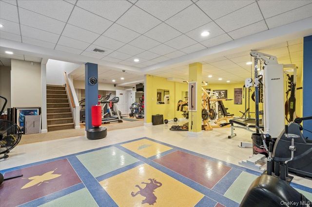 44 Legends Circle, Melville, NY 11747