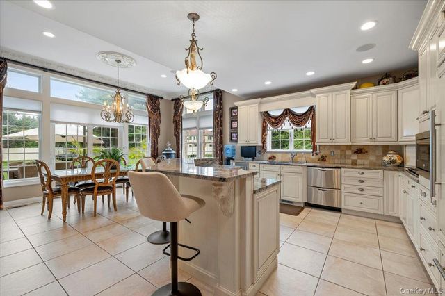 44 Legends Circle, Melville, NY 11747