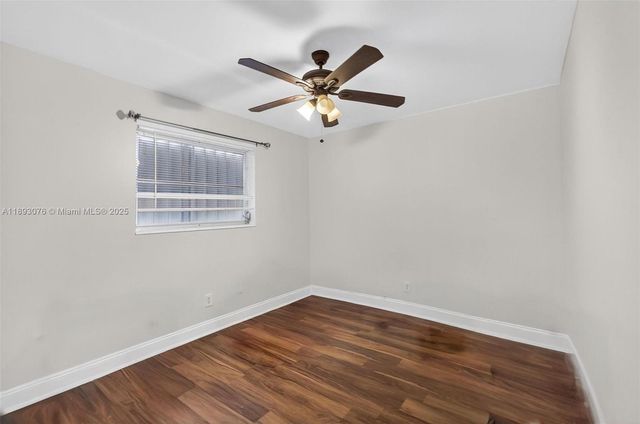 810 Lake Shore Dr 40, Lake Park, FL 33403