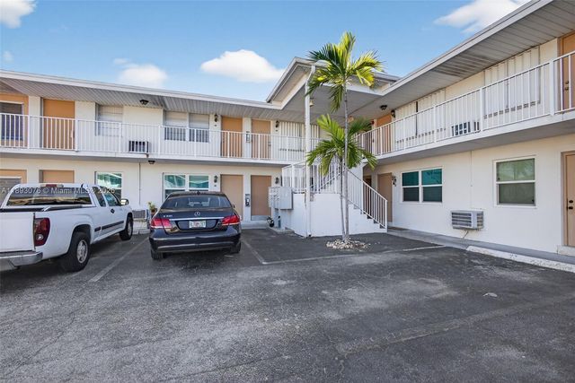 810 Lake Shore Dr 40, Lake Park, FL 33403