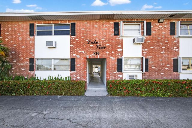 810 Lake Shore Dr 40, Lake Park, FL 33403