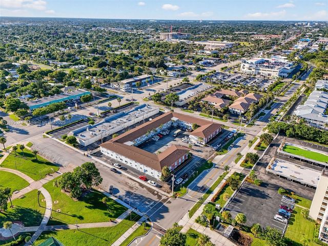 810 Lake Shore Dr 40, Lake Park, FL 33403