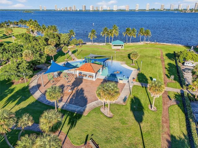 810 Lake Shore Dr 40, Lake Park, FL 33403