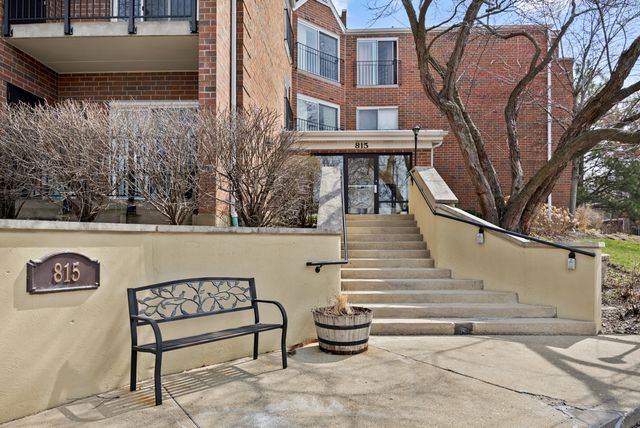 815 Leicester Road 114A, Elk Grove Village, IL 60007