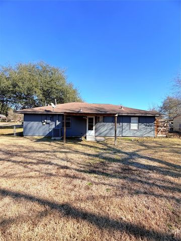 207 Inwood Lane, Highlands, TX 77562