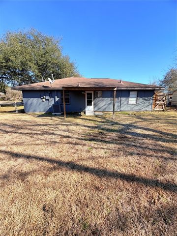 207 Inwood Lane, Highlands, TX 77562