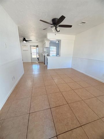 207 Inwood Lane, Highlands, TX 77562