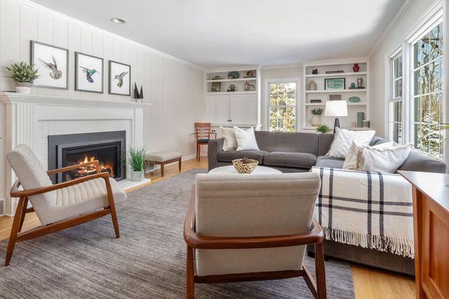 N63W29784 Woodfield COURT, Hartland, WI 53029