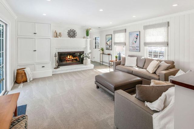 N63W29784 Woodfield COURT, Hartland, WI 53029