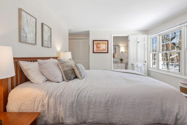 N63W29784 Woodfield COURT, Hartland, WI 53029