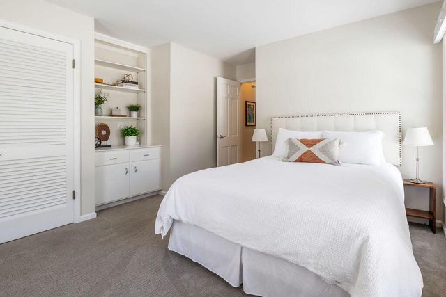 N63W29784 Woodfield COURT, Hartland, WI 53029