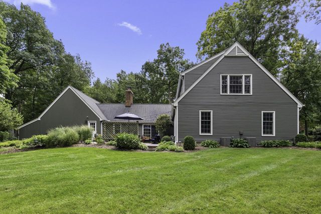 N63W29784 Woodfield COURT, Hartland, WI 53029