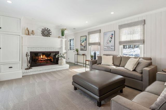 N63W29784 Woodfield COURT, Hartland, WI 53029