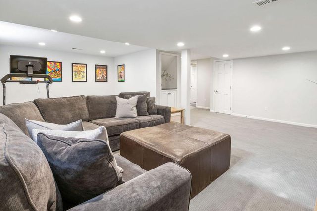 N63W29784 Woodfield COURT, Hartland, WI 53029