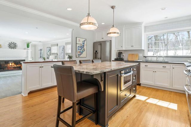 N63W29784 Woodfield COURT, Hartland, WI 53029