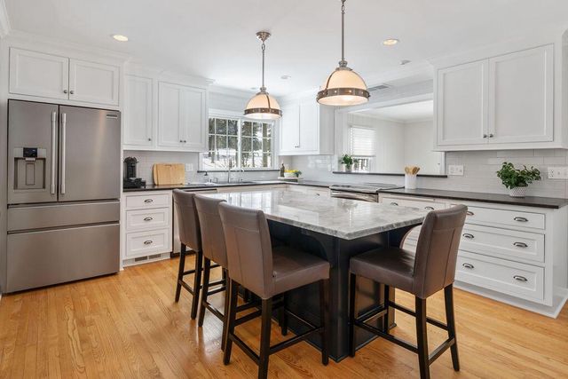 N63W29784 Woodfield COURT, Hartland, WI 53029