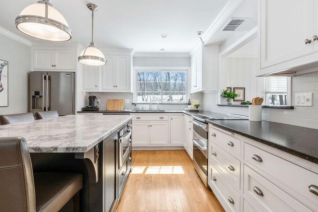 N63W29784 Woodfield COURT, Hartland, WI 53029