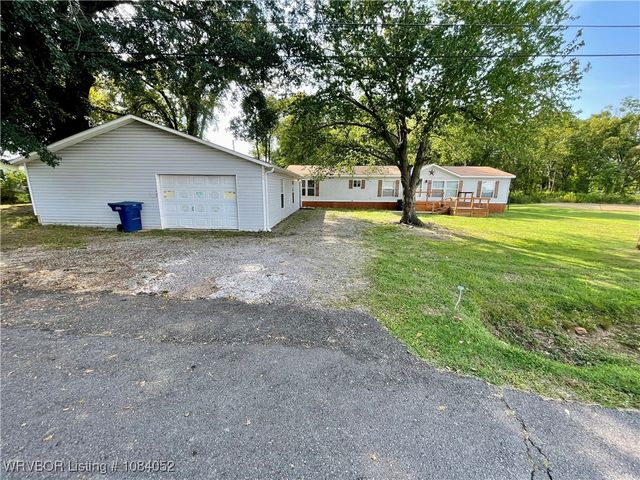 1114 Dogwood Street, Muldrow, OK 74948