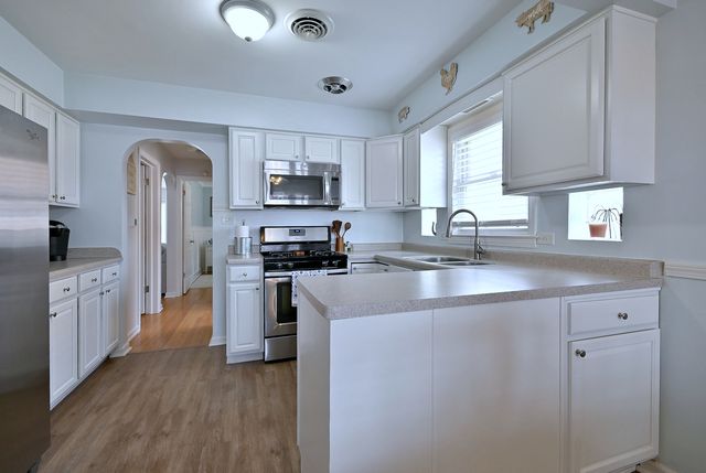 8107 W Irving Park Road, Chicago, IL 60634