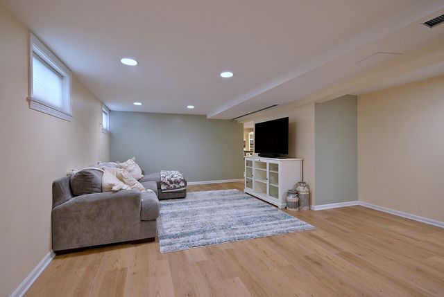 8107 W Irving Park Road, Chicago, IL 60634