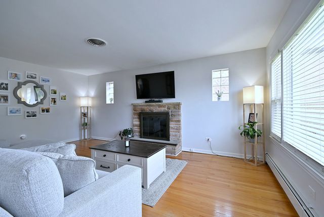 8107 W Irving Park Road, Chicago, IL 60634