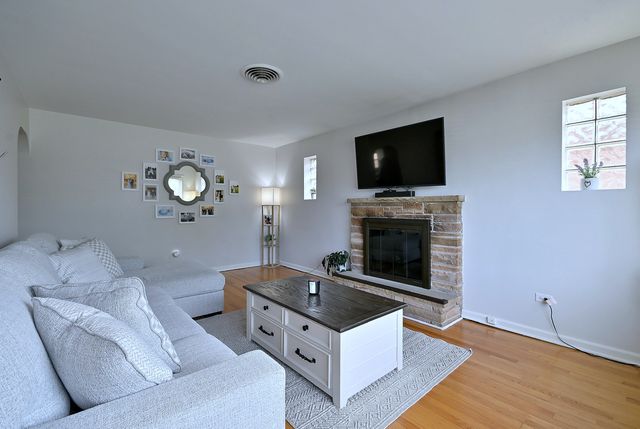 8107 W Irving Park Road, Chicago, IL 60634