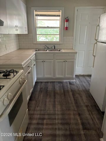 756 Kensington Place, Jackson, MS 39206