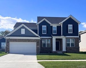 22429 Orchard Brook, Macomb, MI 48042