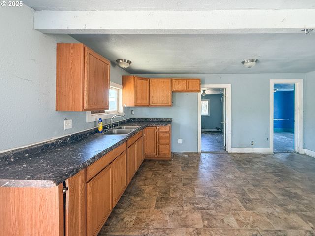 106 IOWA St, Eugene, OR 97402