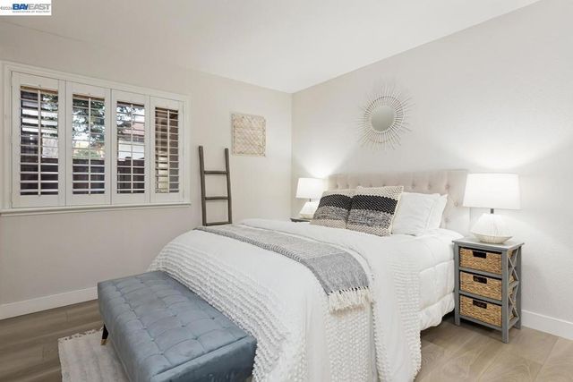 2513 lucy lane b, Walnut Creek, CA 94595