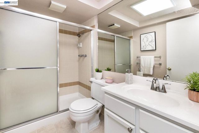 2513 lucy lane b, Walnut Creek, CA 94595