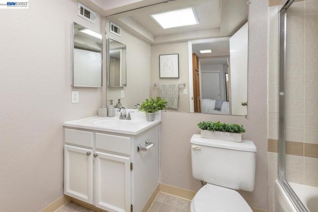 2513 lucy lane b, Walnut Creek, CA 94595
