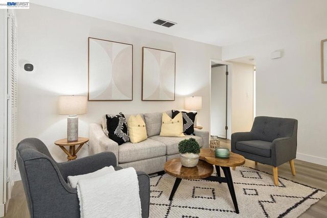 2513 lucy lane b, Walnut Creek, CA 94595