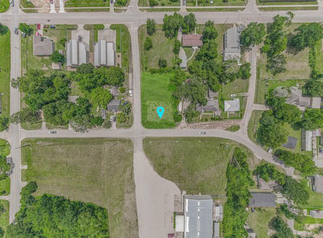 317 Woodson Street, Willis, TX 77378
