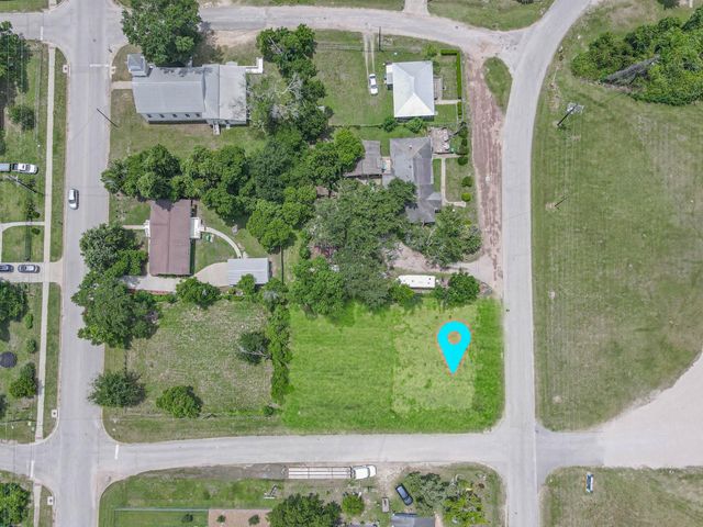 317 Woodson Street, Willis, TX 77378