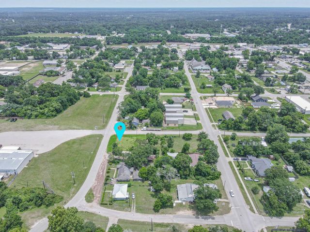 317 Woodson Street, Willis, TX 77378