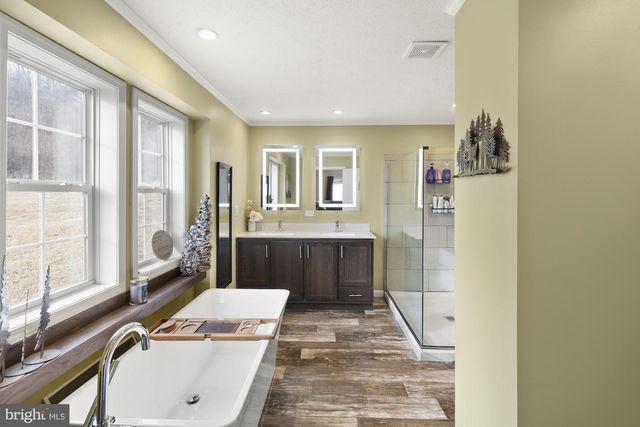 232 HILLTOP RD, Gardners, PA 17324