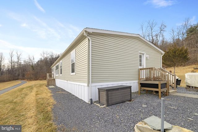 232 HILLTOP RD, Gardners, PA 17324