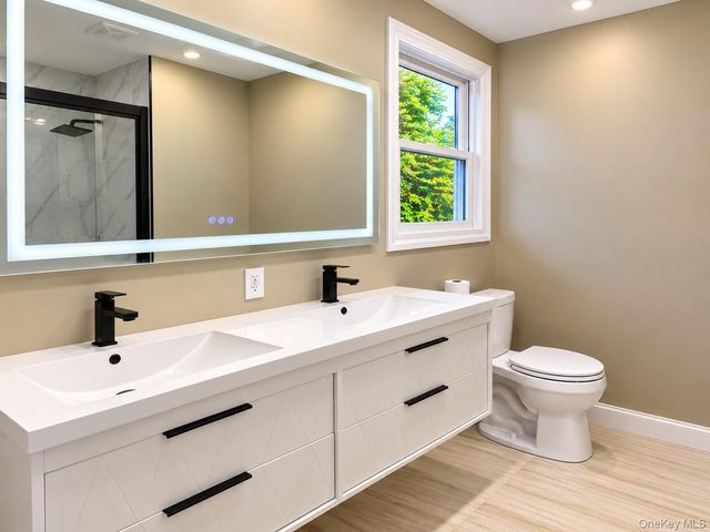 5 Doolittle Avenue, Brentwood, NY 11717