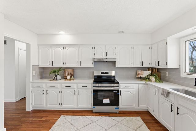 2225 S Capri Ln, Wichita, KS 67207