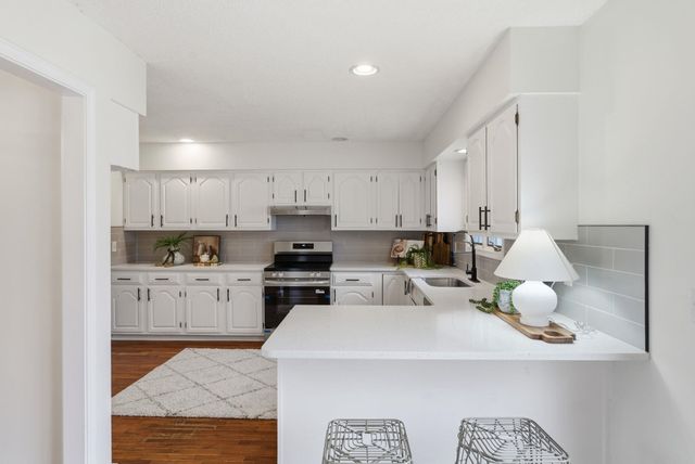 2225 S Capri Ln, Wichita, KS 67207